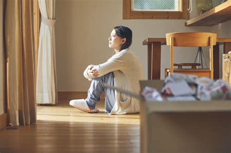 どこ か 寂し そう な 人|孤独で寂しいと感じる原因とは？ 孤独を感じやすい .